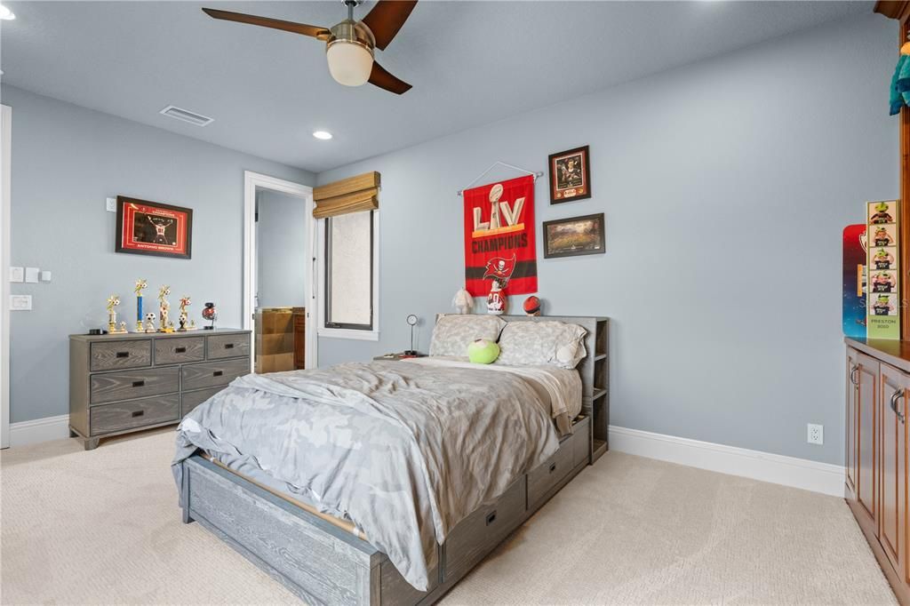 For Sale: $2,290,000 (5 beds, 7 baths, 6287 Square Feet)