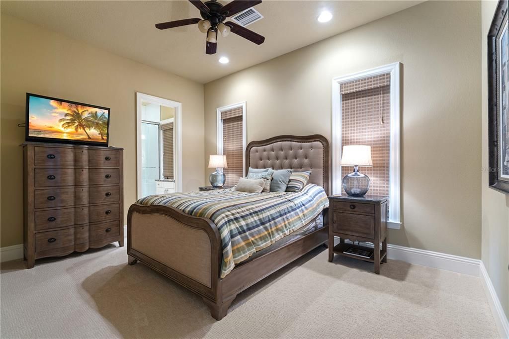 For Sale: $2,290,000 (5 beds, 7 baths, 6287 Square Feet)