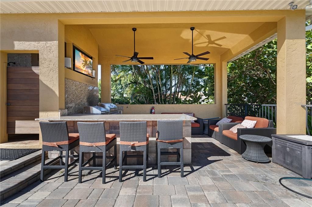 For Sale: $2,290,000 (5 beds, 7 baths, 6287 Square Feet)