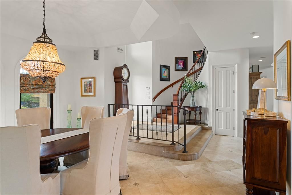 For Sale: $2,290,000 (5 beds, 7 baths, 6287 Square Feet)