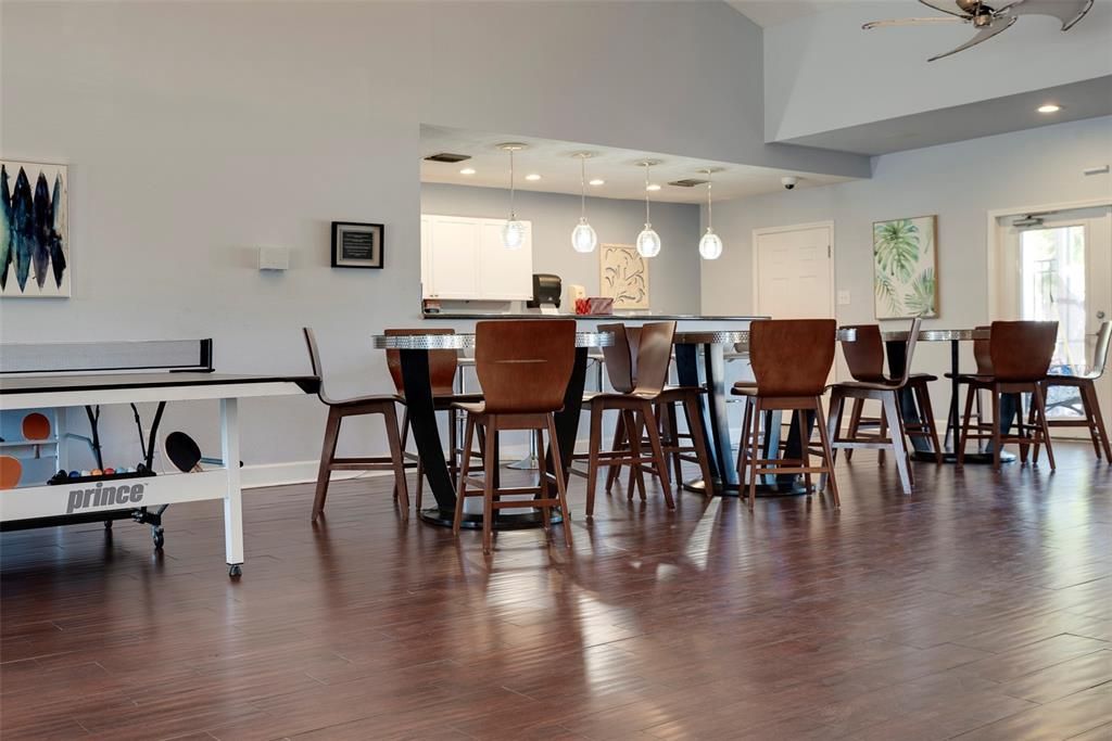 For Sale: $280,000 (2 beds, 2 baths, 1018 Square Feet)