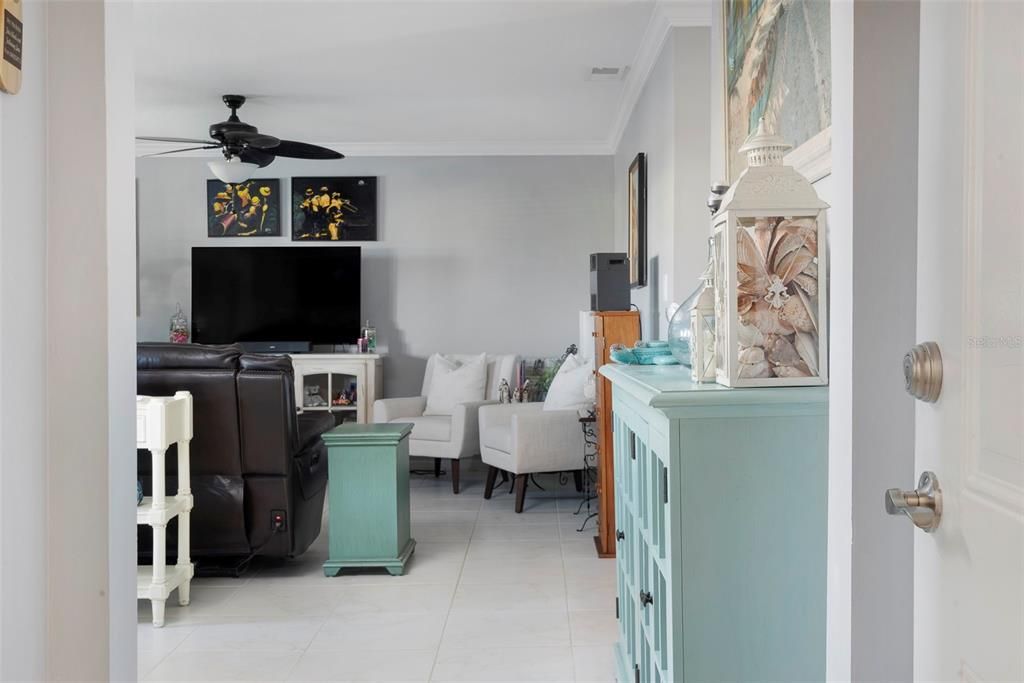 For Sale: $280,000 (2 beds, 2 baths, 1018 Square Feet)