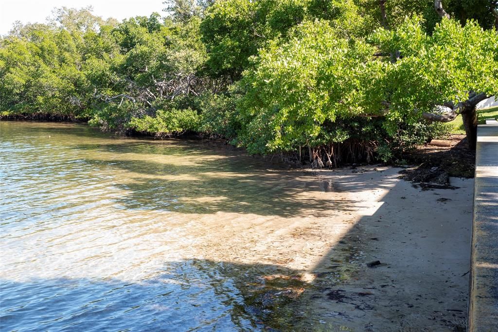 For Sale: $280,000 (2 beds, 2 baths, 1018 Square Feet)