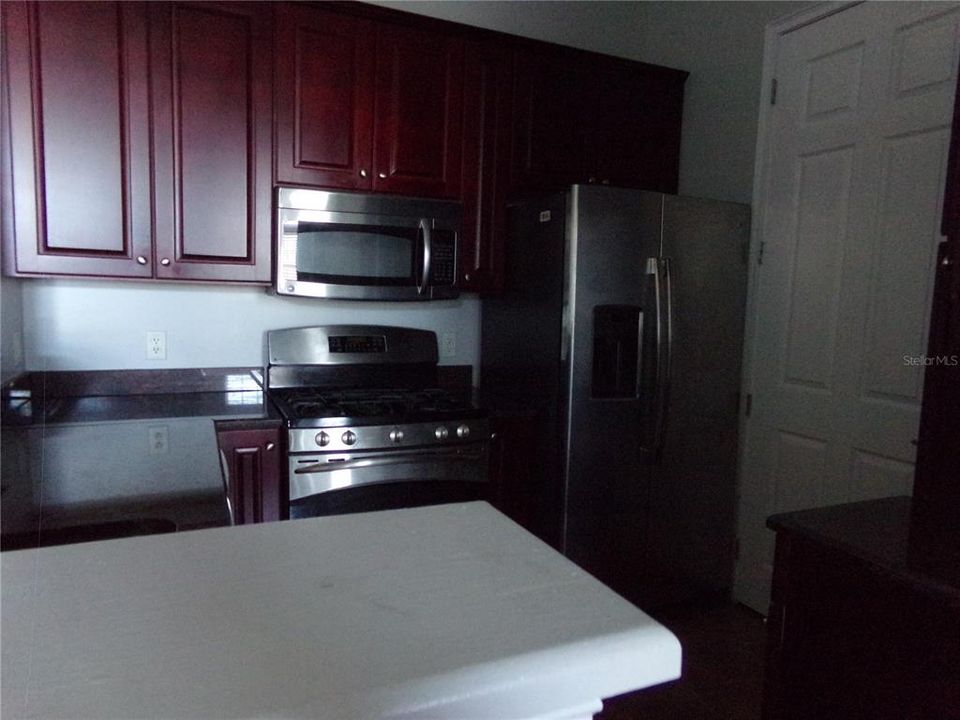 For Rent: $2,000 (2 beds, 2 baths, 1068 Square Feet)