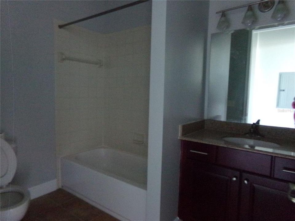 For Rent: $2,000 (2 beds, 2 baths, 1068 Square Feet)