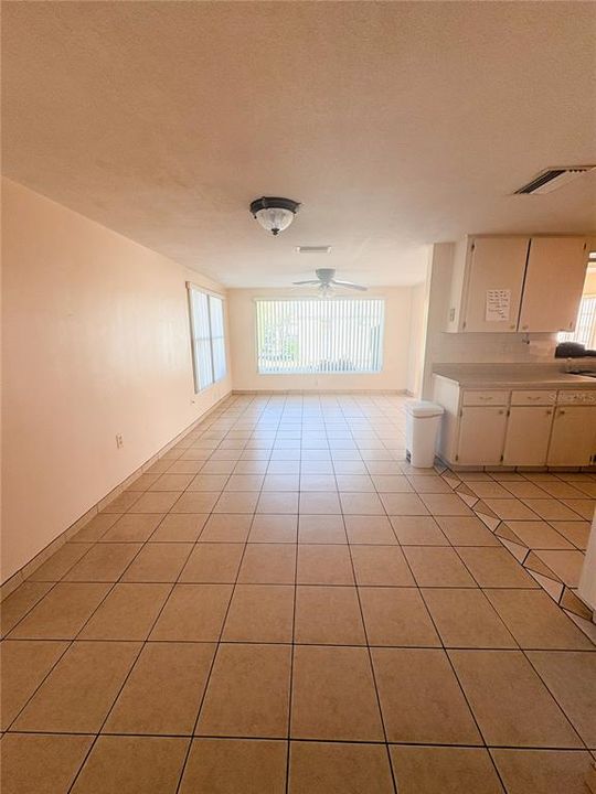 待售: $185,000 (2 贝兹, 2 浴室, 1240 平方英尺)