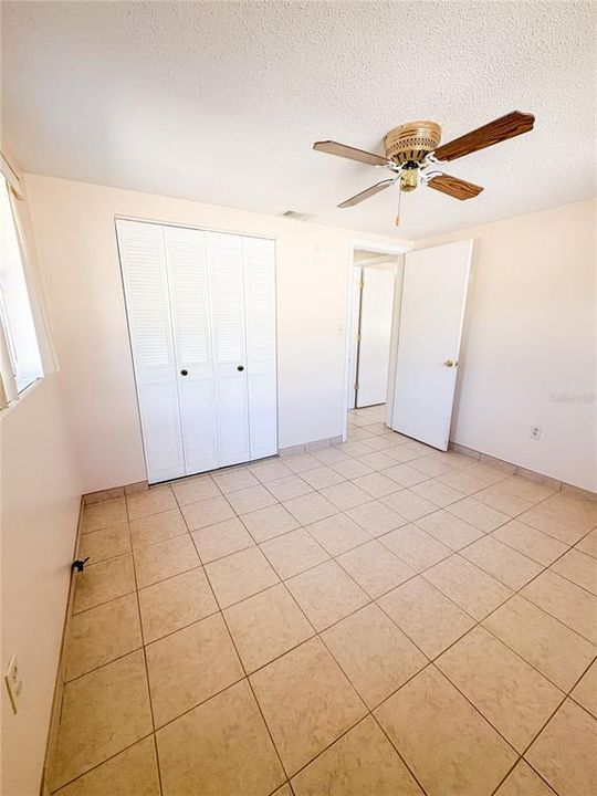 待售: $185,000 (2 贝兹, 2 浴室, 1240 平方英尺)