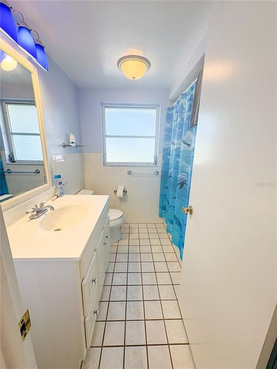 待售: $185,000 (2 贝兹, 2 浴室, 1240 平方英尺)