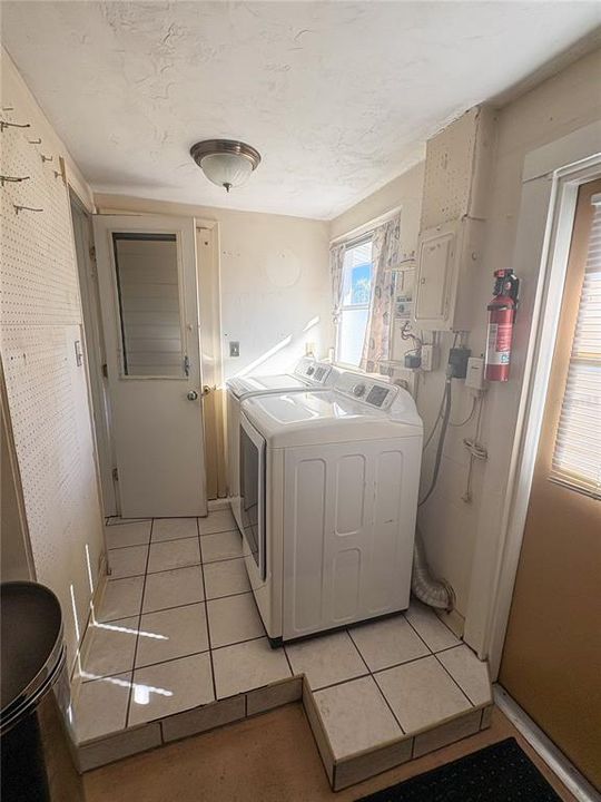 待售: $185,000 (2 贝兹, 2 浴室, 1240 平方英尺)