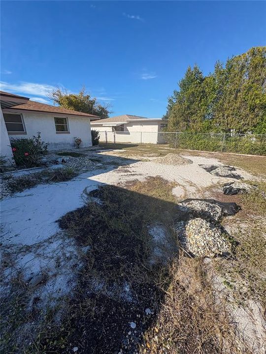 待售: $185,000 (2 贝兹, 2 浴室, 1240 平方英尺)