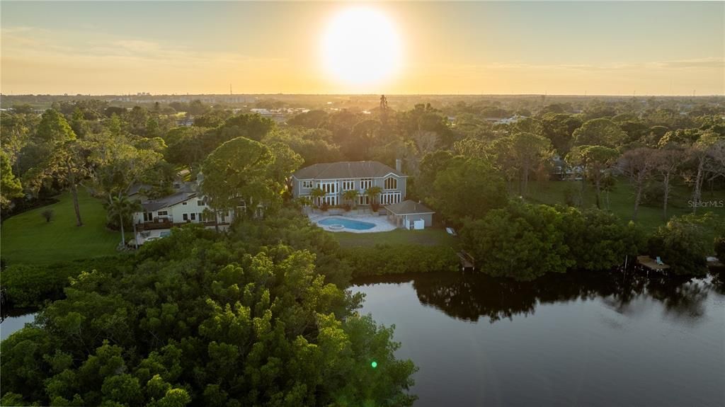 待售: $1,950,000 (4 贝兹, 5 浴室, 4995 平方英尺)