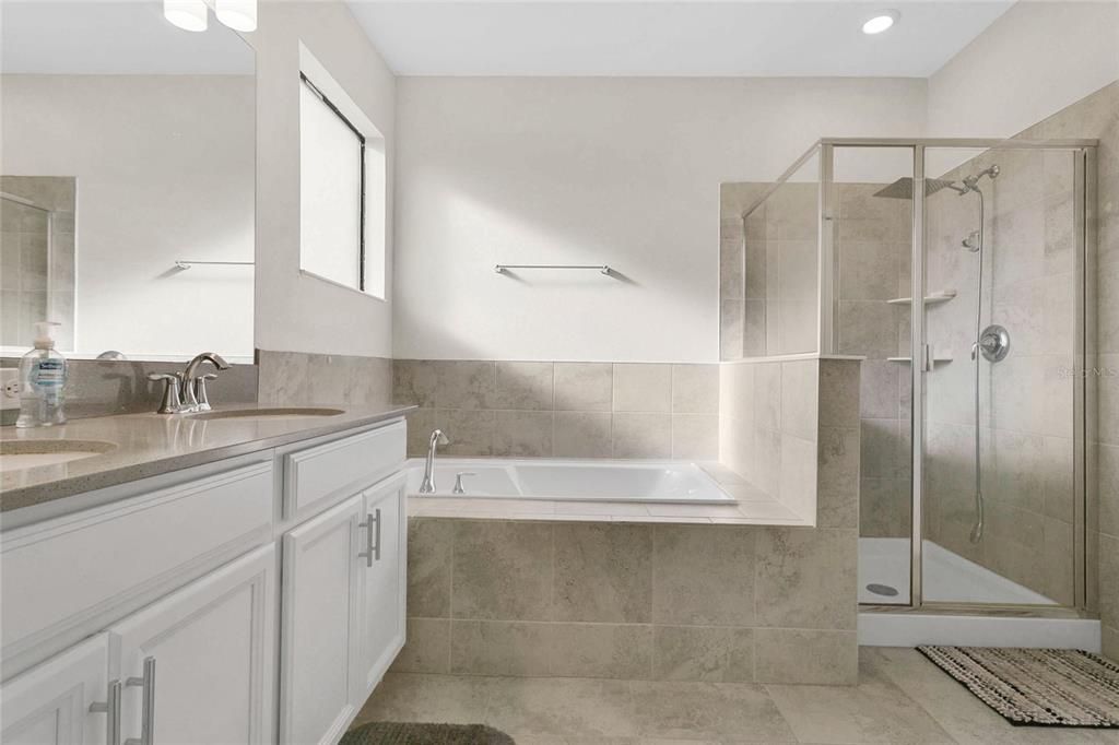 For Sale: $349,000 (3 beds, 2 baths, 1912 Square Feet)