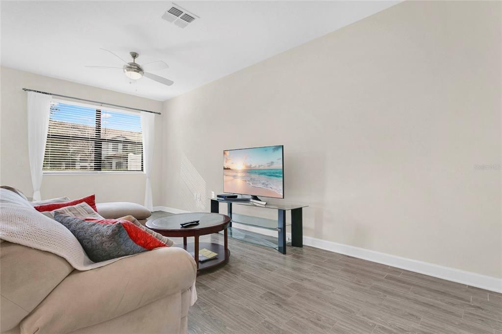 For Sale: $349,000 (3 beds, 2 baths, 1912 Square Feet)