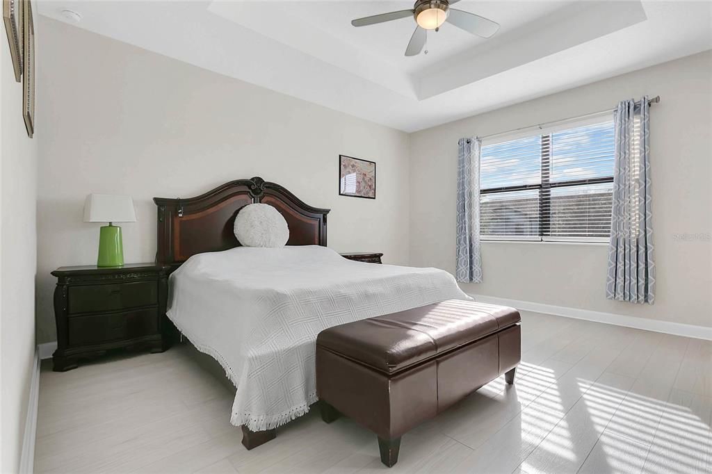 For Sale: $349,000 (3 beds, 2 baths, 1912 Square Feet)