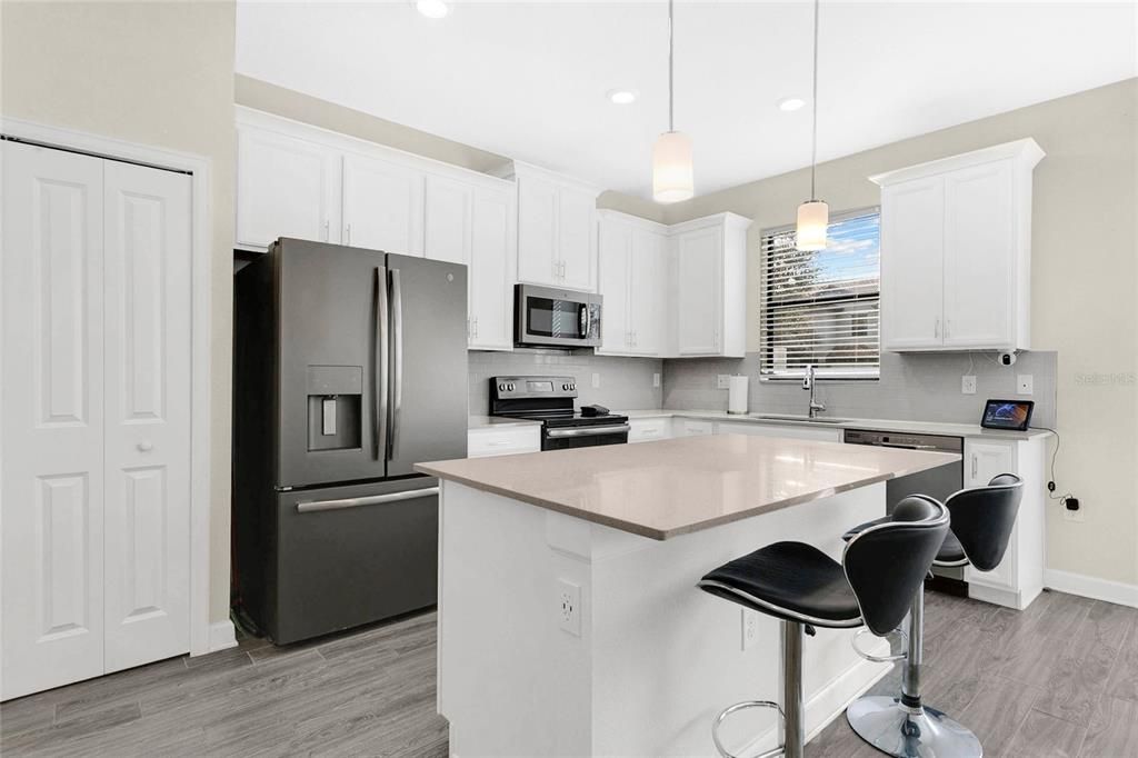 For Sale: $349,000 (3 beds, 2 baths, 1912 Square Feet)