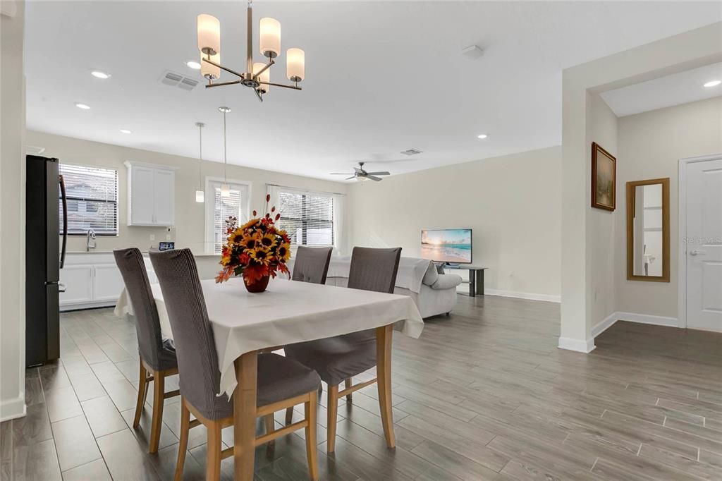 For Sale: $349,000 (3 beds, 2 baths, 1912 Square Feet)