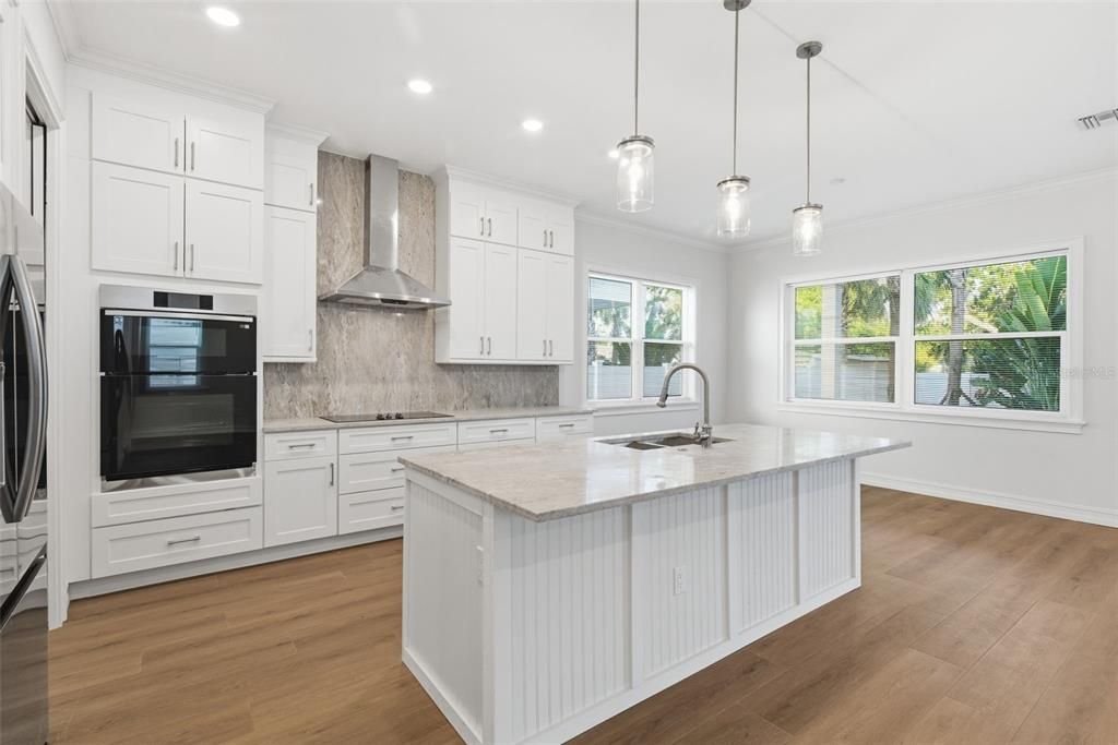 For Sale: $999,000 (3 beds, 2 baths, 2936 Square Feet)