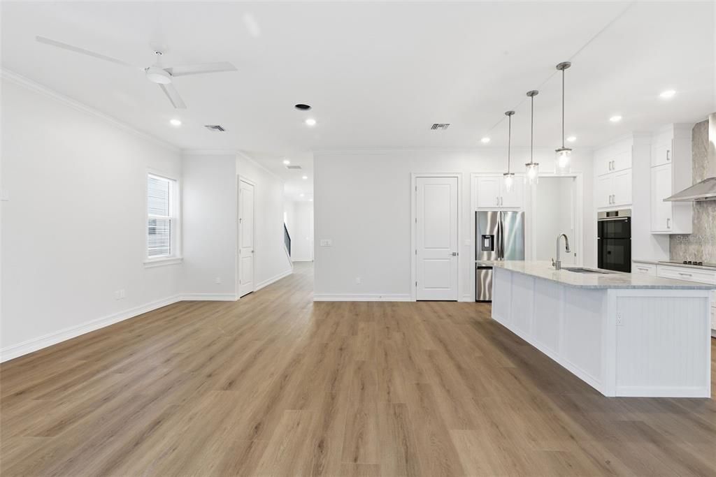 For Sale: $999,000 (3 beds, 2 baths, 2936 Square Feet)