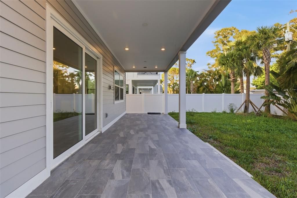 For Sale: $999,000 (3 beds, 2 baths, 2936 Square Feet)