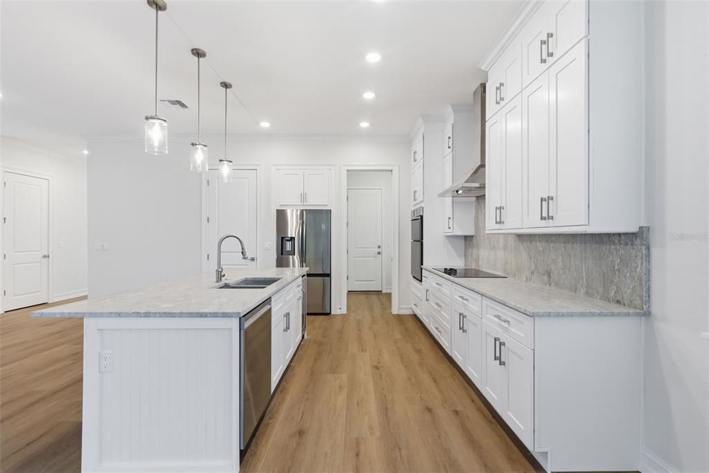 For Sale: $999,000 (3 beds, 2 baths, 2936 Square Feet)