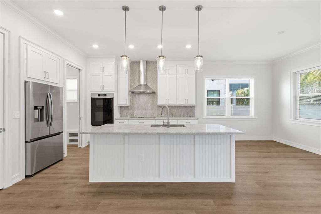 For Sale: $999,000 (3 beds, 2 baths, 2936 Square Feet)