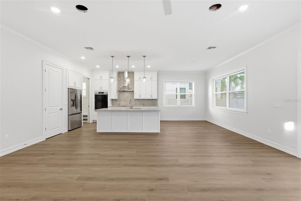 For Sale: $999,000 (3 beds, 2 baths, 2936 Square Feet)