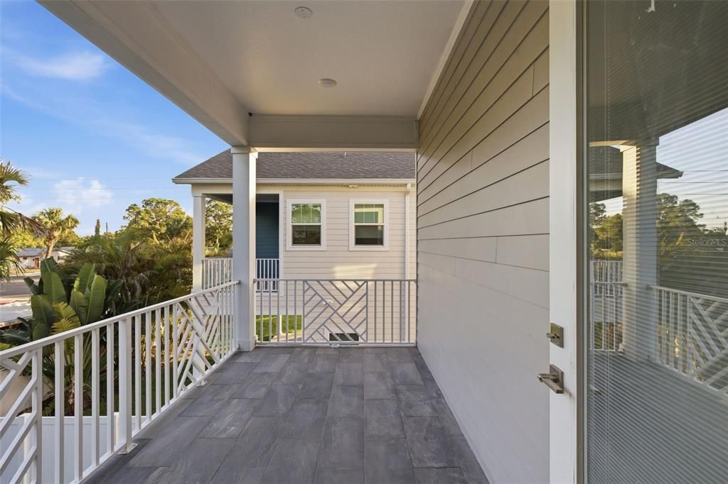 For Sale: $999,000 (3 beds, 2 baths, 2936 Square Feet)