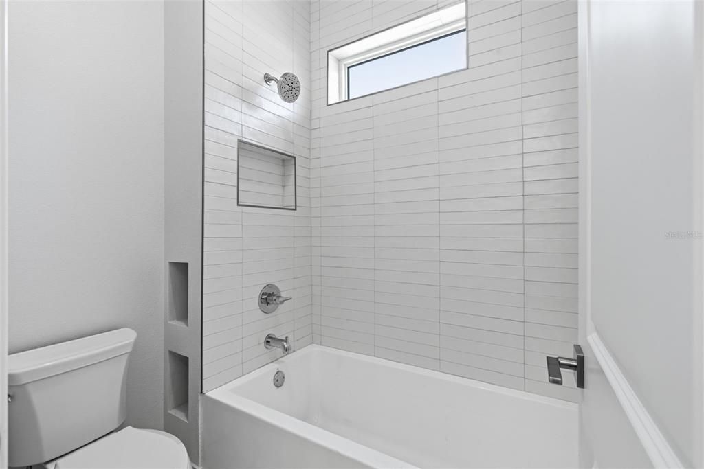 For Sale: $999,000 (3 beds, 2 baths, 2936 Square Feet)