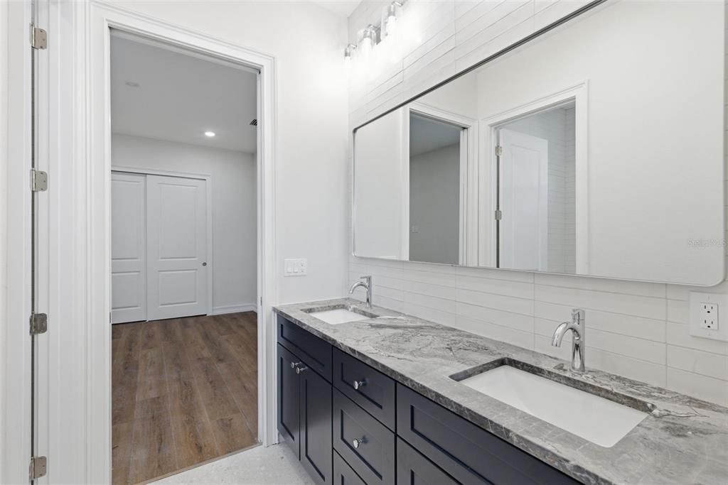 For Sale: $999,000 (3 beds, 2 baths, 2936 Square Feet)