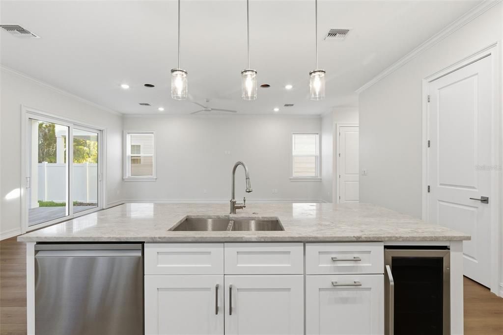 For Sale: $999,000 (3 beds, 2 baths, 2936 Square Feet)