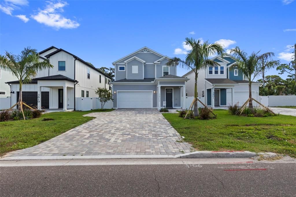 For Sale: $999,000 (3 beds, 2 baths, 2936 Square Feet)