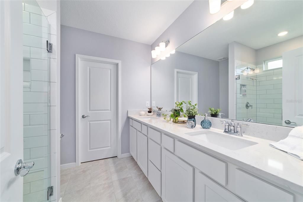 For Sale: $329,000 (2 beds, 2 baths, 1433 Square Feet)