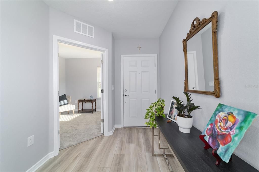 For Sale: $329,000 (2 beds, 2 baths, 1433 Square Feet)