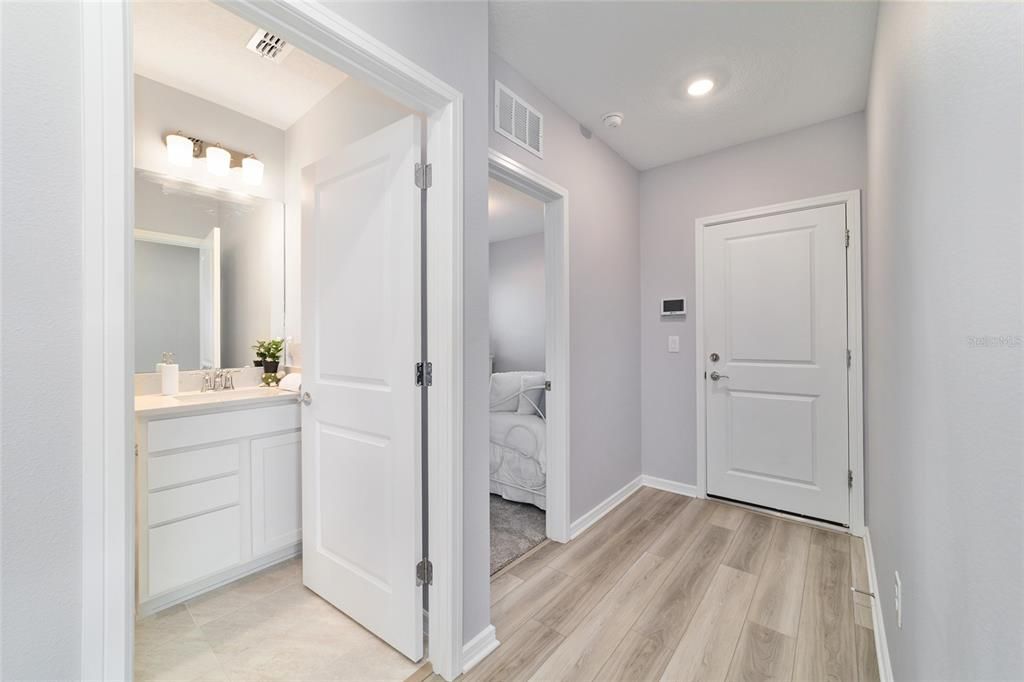 For Sale: $329,000 (2 beds, 2 baths, 1433 Square Feet)