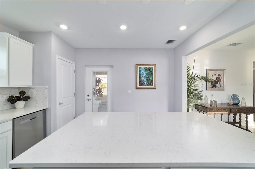 For Sale: $329,000 (2 beds, 2 baths, 1433 Square Feet)