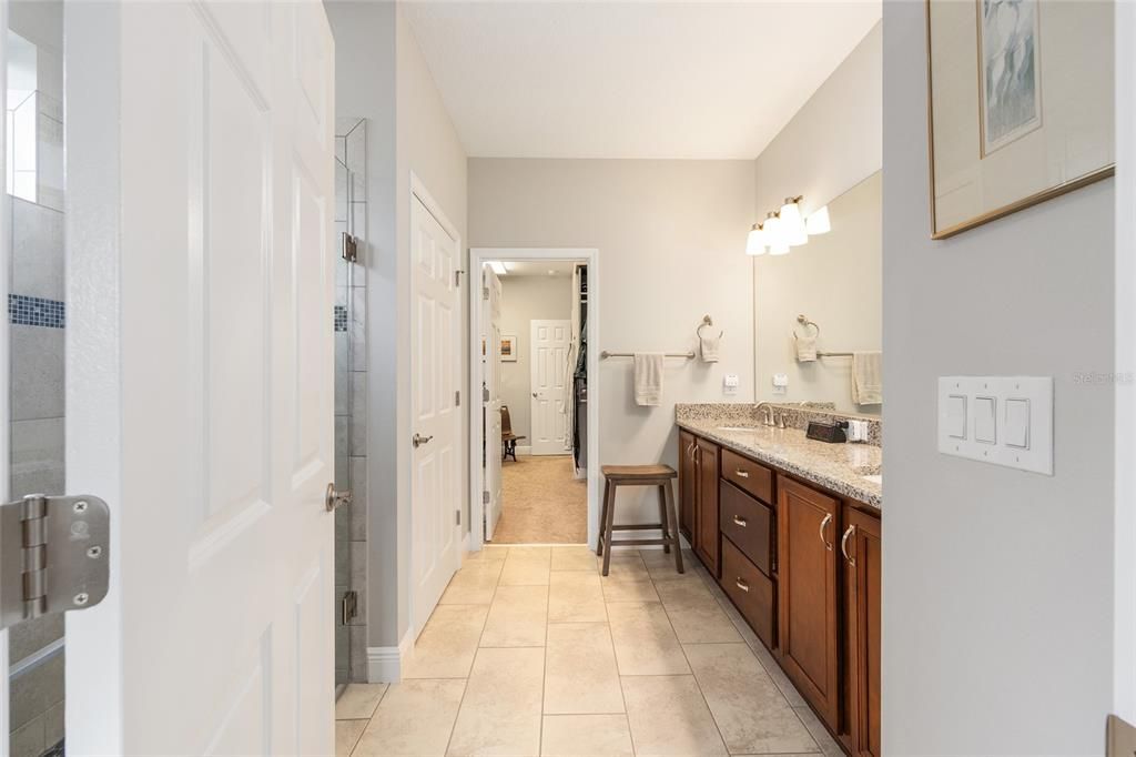 For Sale: $450,000 (2 beds, 2 baths, 1956 Square Feet)