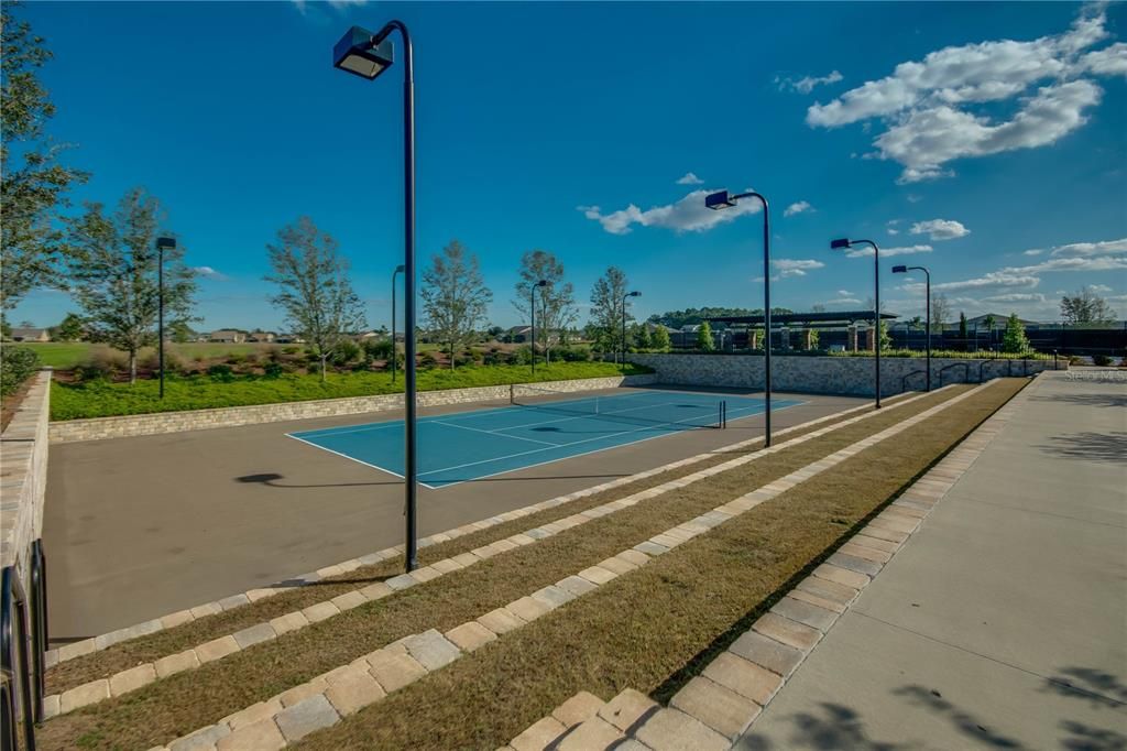 For Sale: $450,000 (2 beds, 2 baths, 1956 Square Feet)