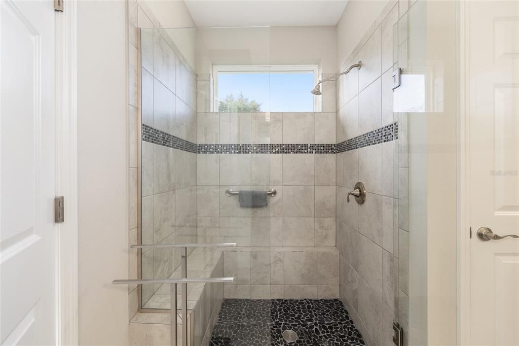 For Sale: $450,000 (2 beds, 2 baths, 1956 Square Feet)