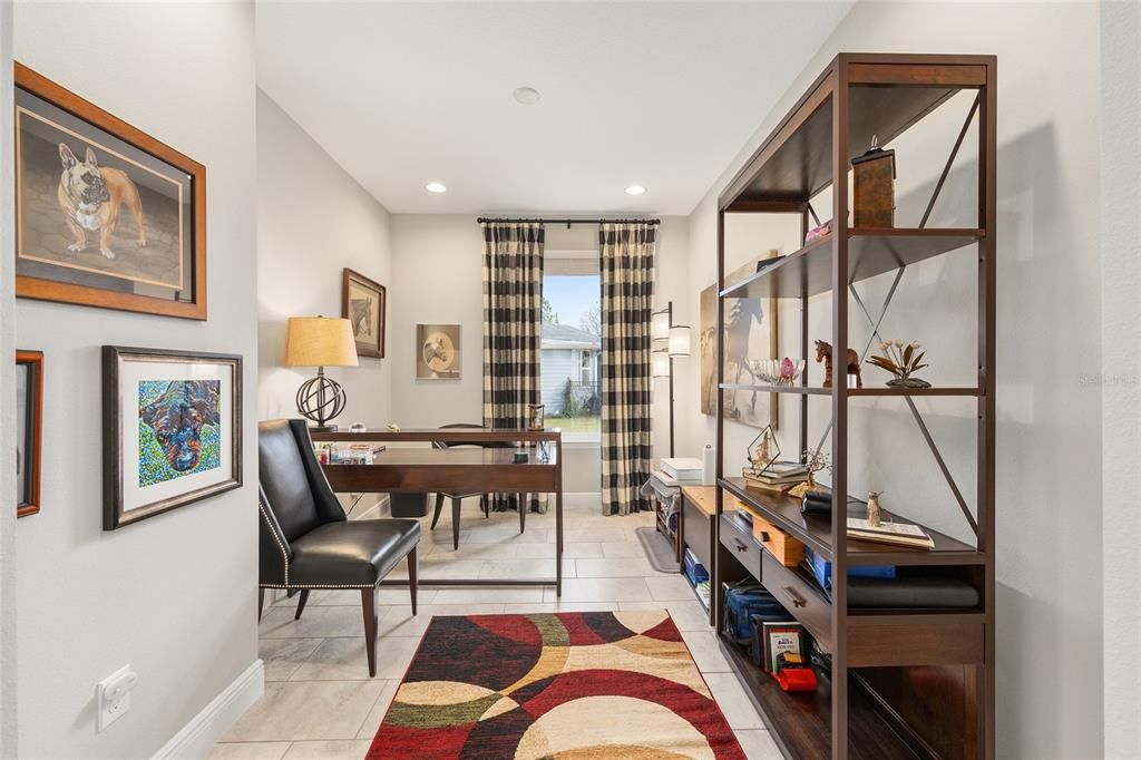 For Sale: $450,000 (2 beds, 2 baths, 1956 Square Feet)