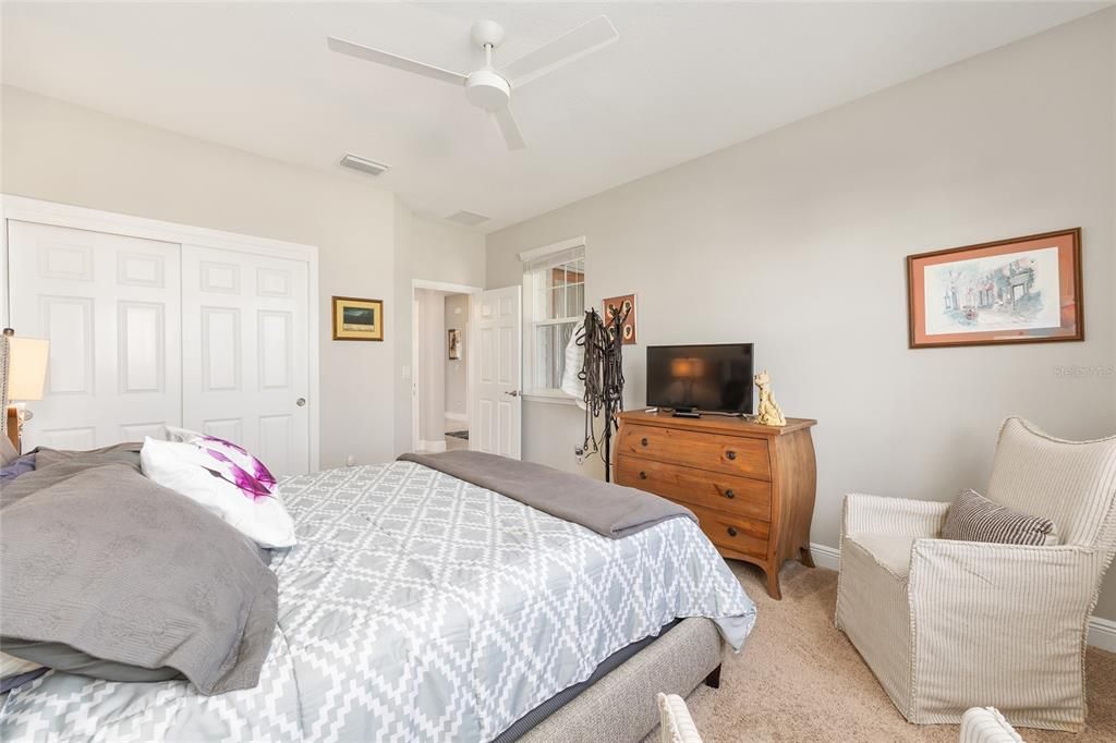 For Sale: $450,000 (2 beds, 2 baths, 1956 Square Feet)