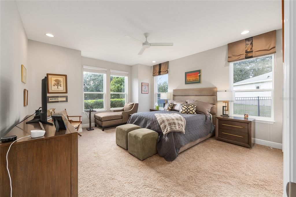 For Sale: $450,000 (2 beds, 2 baths, 1956 Square Feet)