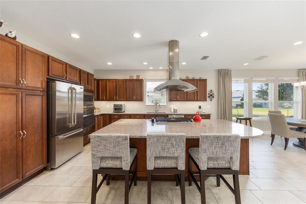 For Sale: $450,000 (2 beds, 2 baths, 1956 Square Feet)