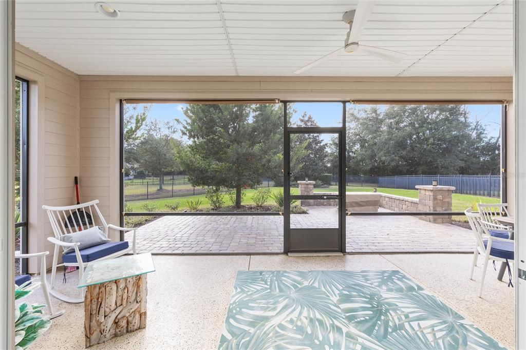 For Sale: $450,000 (2 beds, 2 baths, 1956 Square Feet)