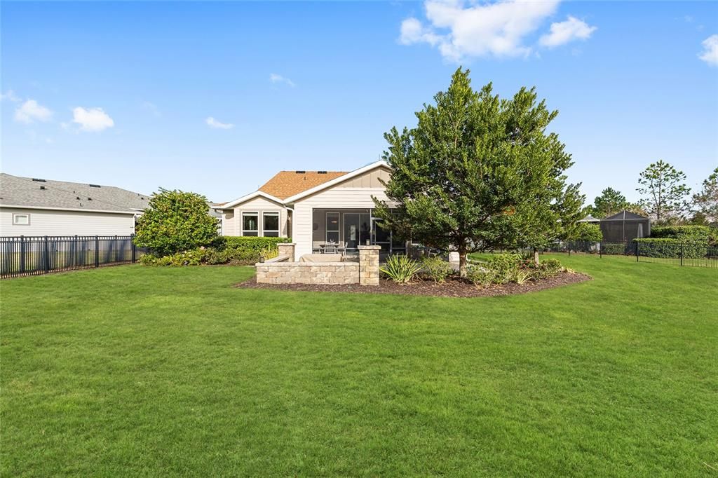 For Sale: $450,000 (2 beds, 2 baths, 1956 Square Feet)