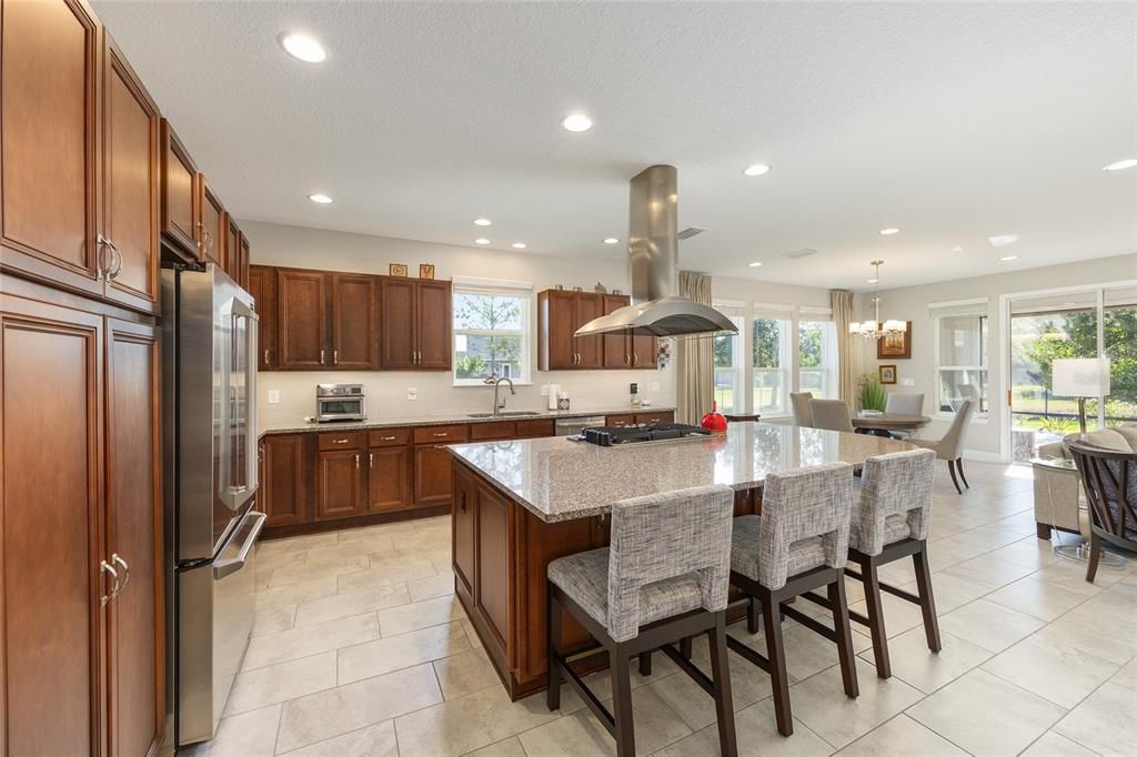 For Sale: $450,000 (2 beds, 2 baths, 1956 Square Feet)