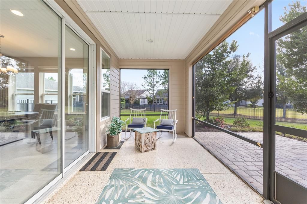 For Sale: $450,000 (2 beds, 2 baths, 1956 Square Feet)