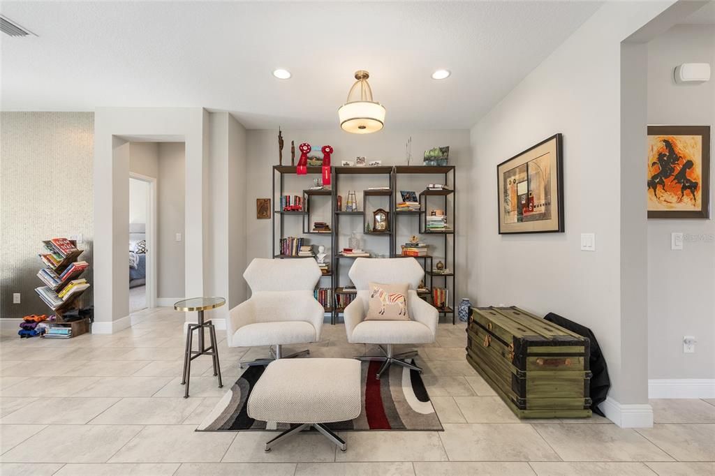 For Sale: $450,000 (2 beds, 2 baths, 1956 Square Feet)