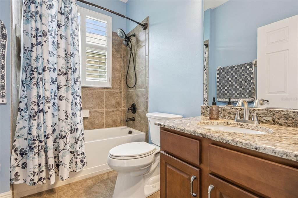 En Venta: $499,900 (3 camas, 2 baños, 2346 Pies cuadrados)