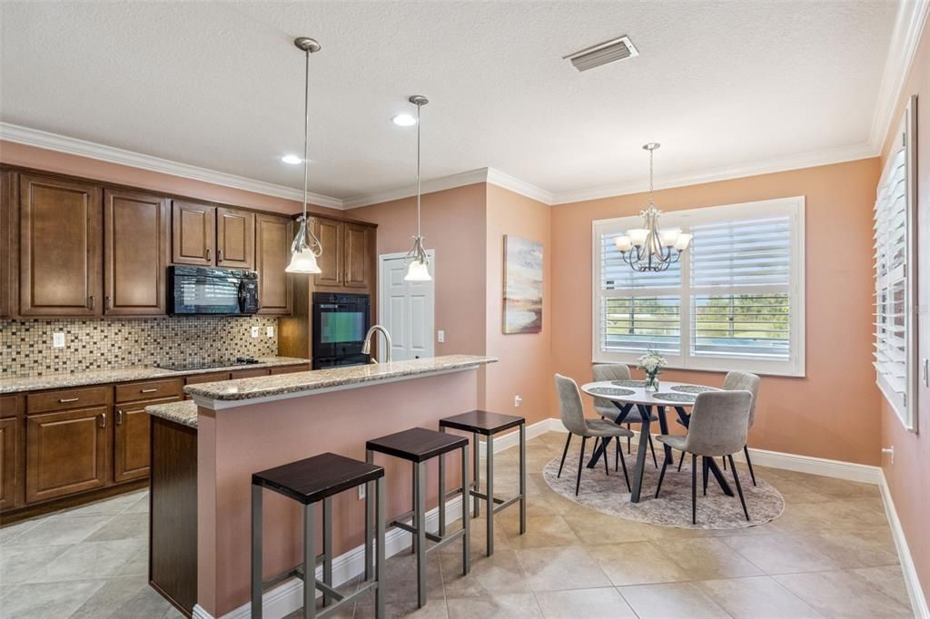 En Venta: $499,900 (3 camas, 2 baños, 2346 Pies cuadrados)