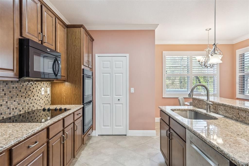 En Venta: $499,900 (3 camas, 2 baños, 2346 Pies cuadrados)